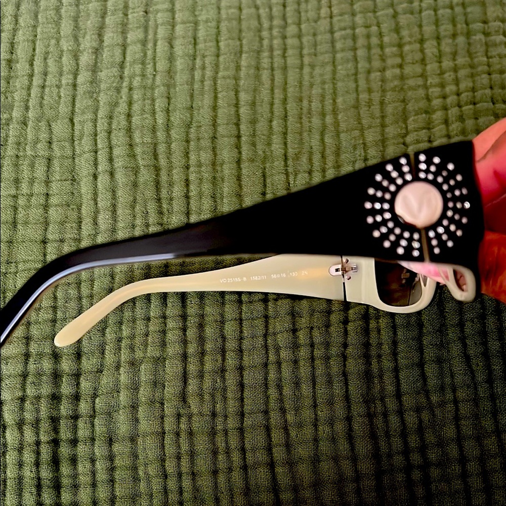 Two-Tone Black and Cream Women's Sunglasses with Decorative Accent